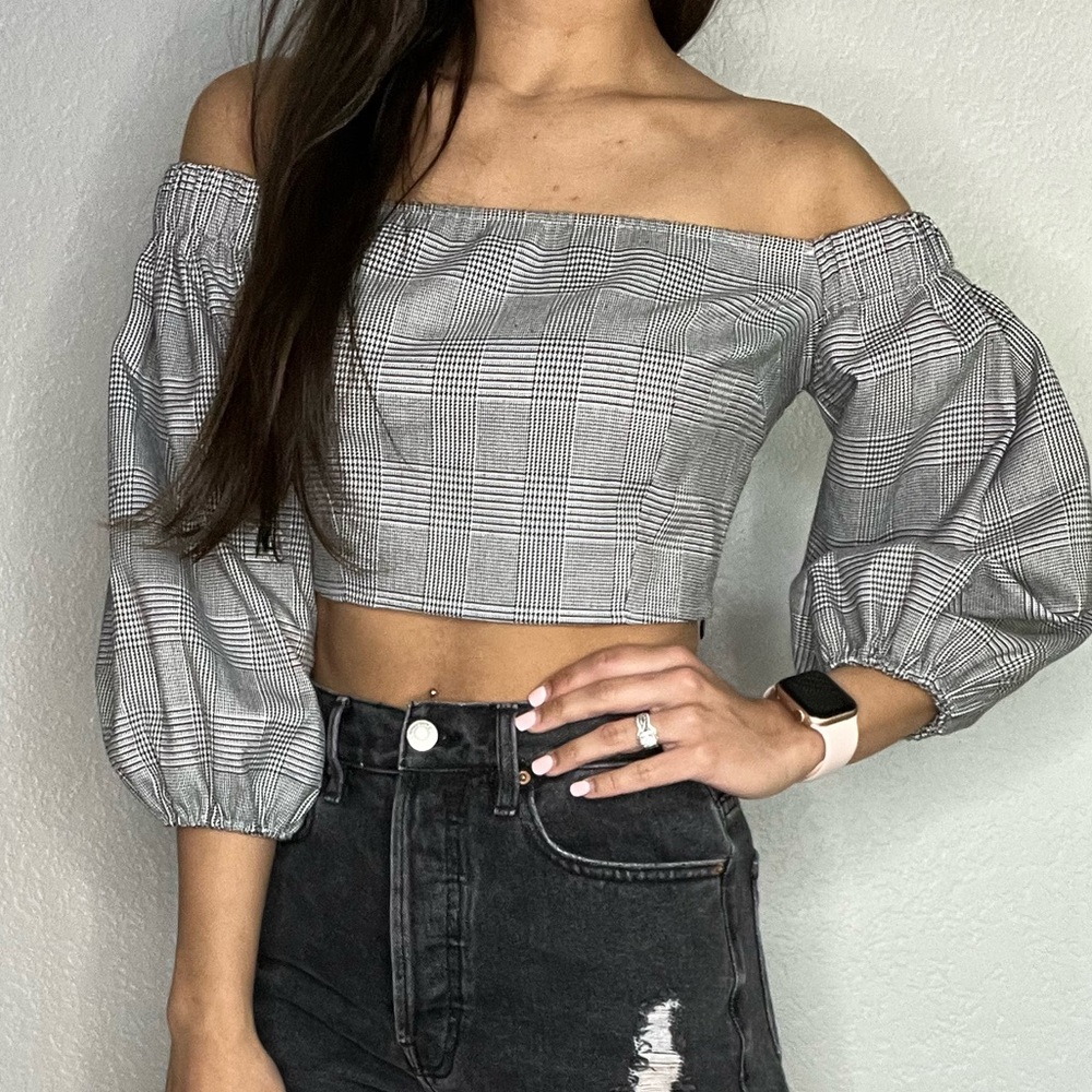 FOREVER 21 Crop Top Blouse